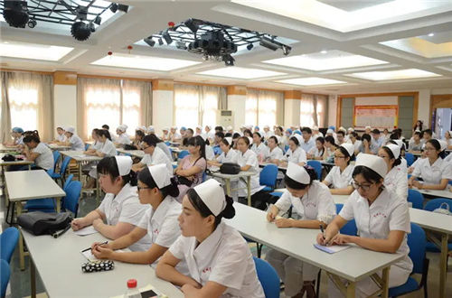 加強醫(yī)院文化建設(shè)創(chuàng)新醫(yī)療服務品牌提高醫(yī)院核心競爭力(圖1)