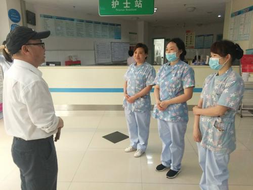 醫(yī)院陪護如何管理？給醫(yī)院陪護管理的一些建議(圖1)